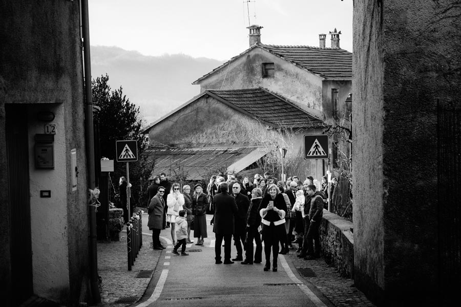 Silvia e Massimo sposi-Wedding reportage-Renato Zanette Fotografo Matrimonio Treviso-Revine Lago-Tarzo-tutti in attesa