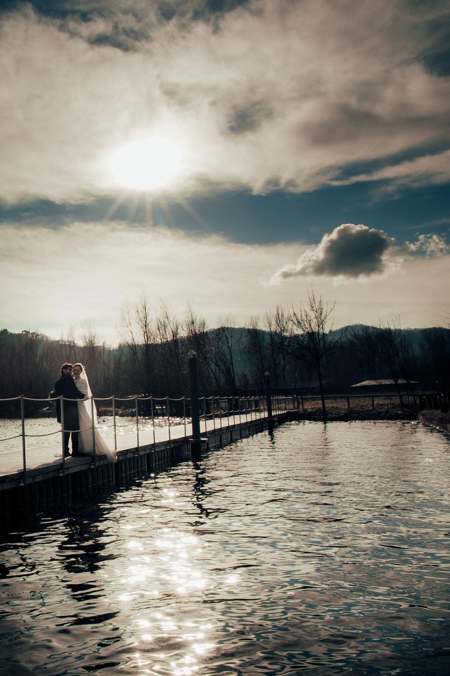 Silvia e Massimo sposi-Wedding reportage-Renato Zanette Fotografo Matrimonio Treviso-Revine Lago-Tarzo-riflessi