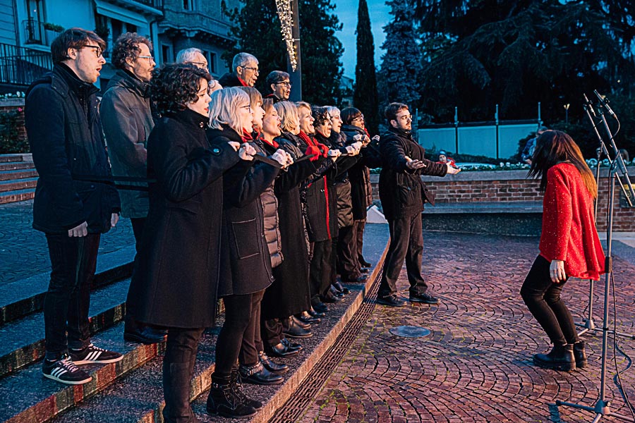 Renato Zanette fotografo per eventi storytelling Cipria Show no alla violenza sulle donne coro Polifonico Michelangeli