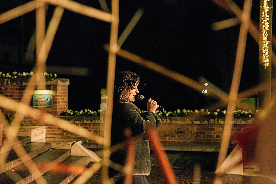 Renato Zanette fotografo per eventi storytelling Cipria Show no alla violenza sulle donne Enrica