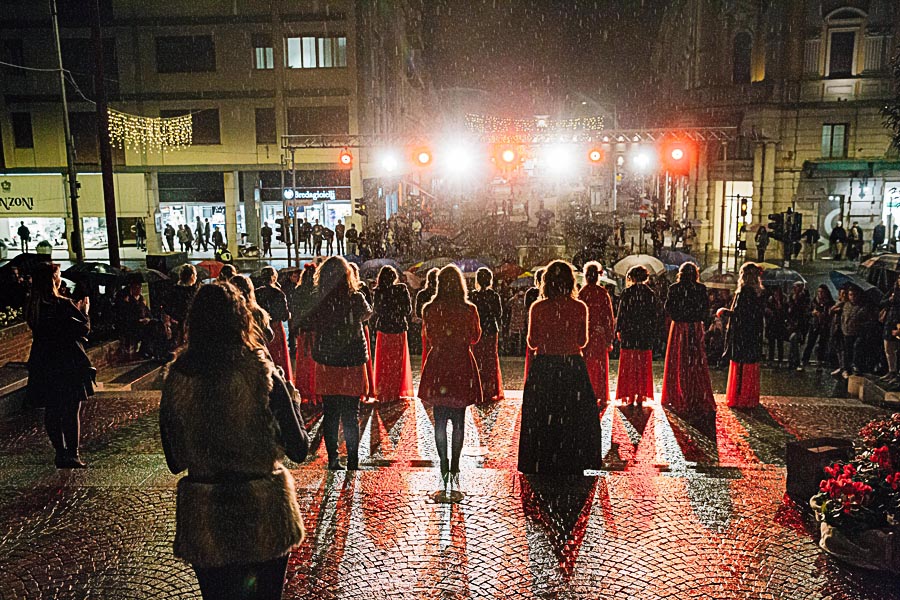 Renato Zanette fotografo per eventi storytelling Cipria Show no alla violenza sulle donne